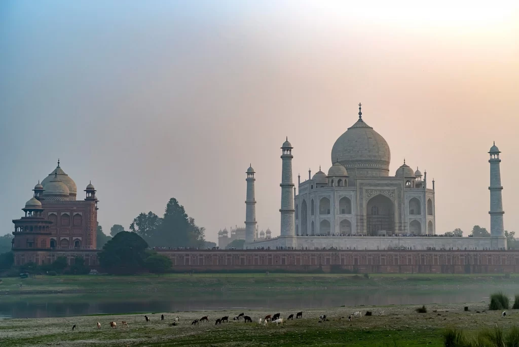 Best Time to Visit Agra & Taj Mahal in 2025